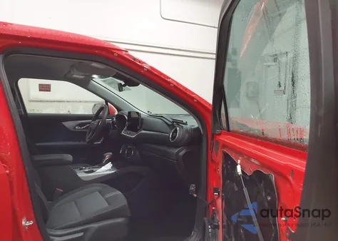 2025 Chevrolet Blazer Awd 2Lt from USA, damaged, VIN 3GNKBHR48SS193959